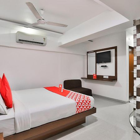 Hotel O Keshav Ahmedabad Luaran gambar