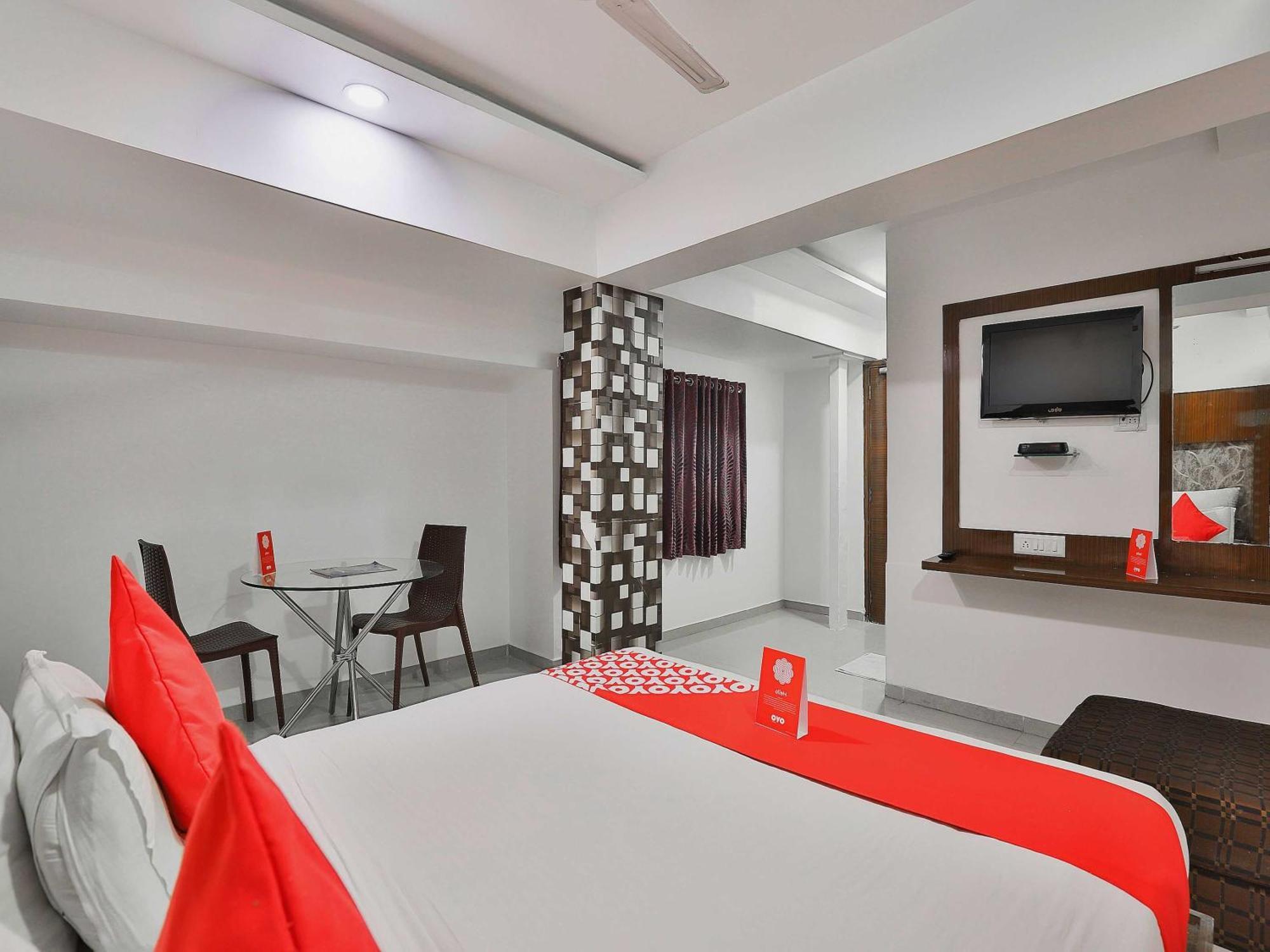 Hotel O Keshav Ahmedabad Luaran gambar