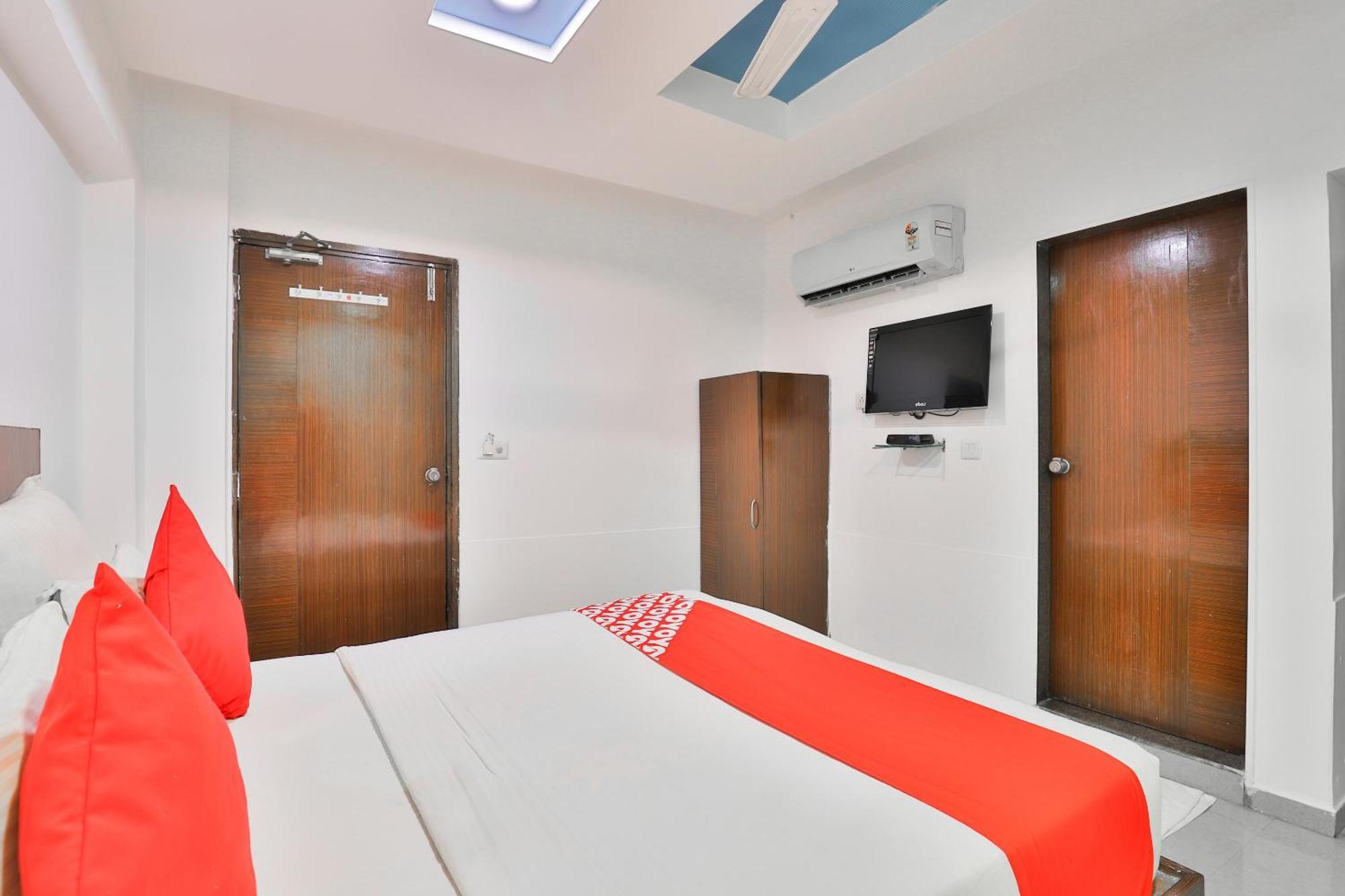 Hotel O Keshav Ahmedabad Luaran gambar