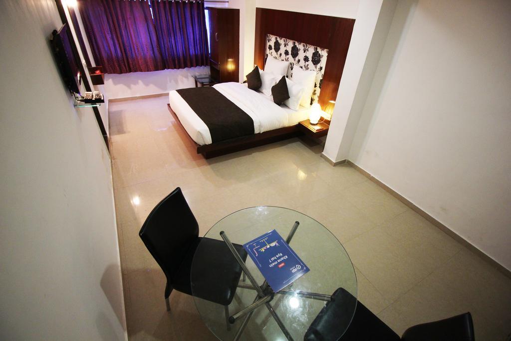 Hotel O Keshav Ahmedabad Luaran gambar